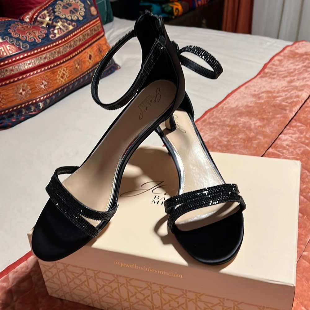 Badgley mischka sandals 11